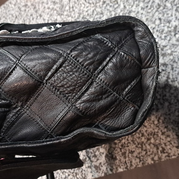 Ameri leather Black & White leather Handbag With Flowers And Diamonds - Picture 9 of 15